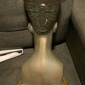 Nefertiti head